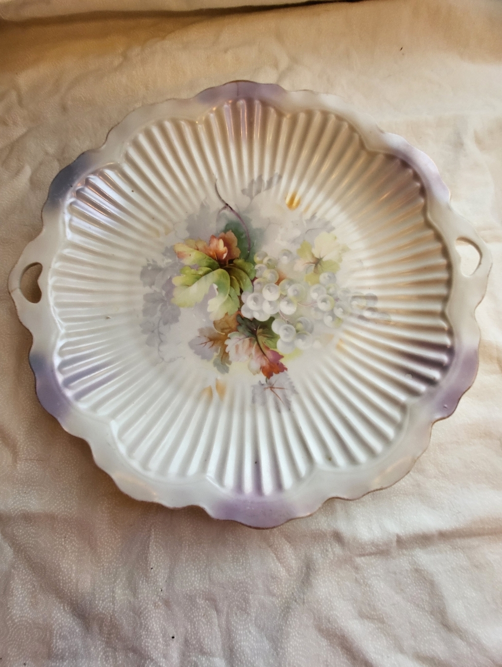 ANT. 1920s German Stamped Hand-Painted White Grapes 10 Inch Plate With Handles - Picture 3 of 13
